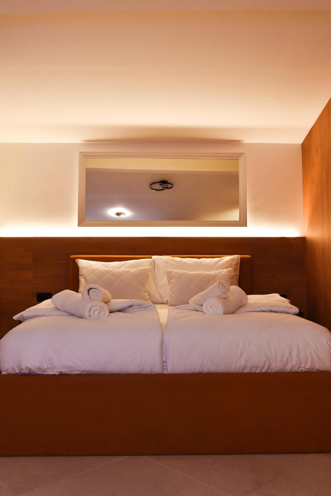 Bed & Breakfast Jr *