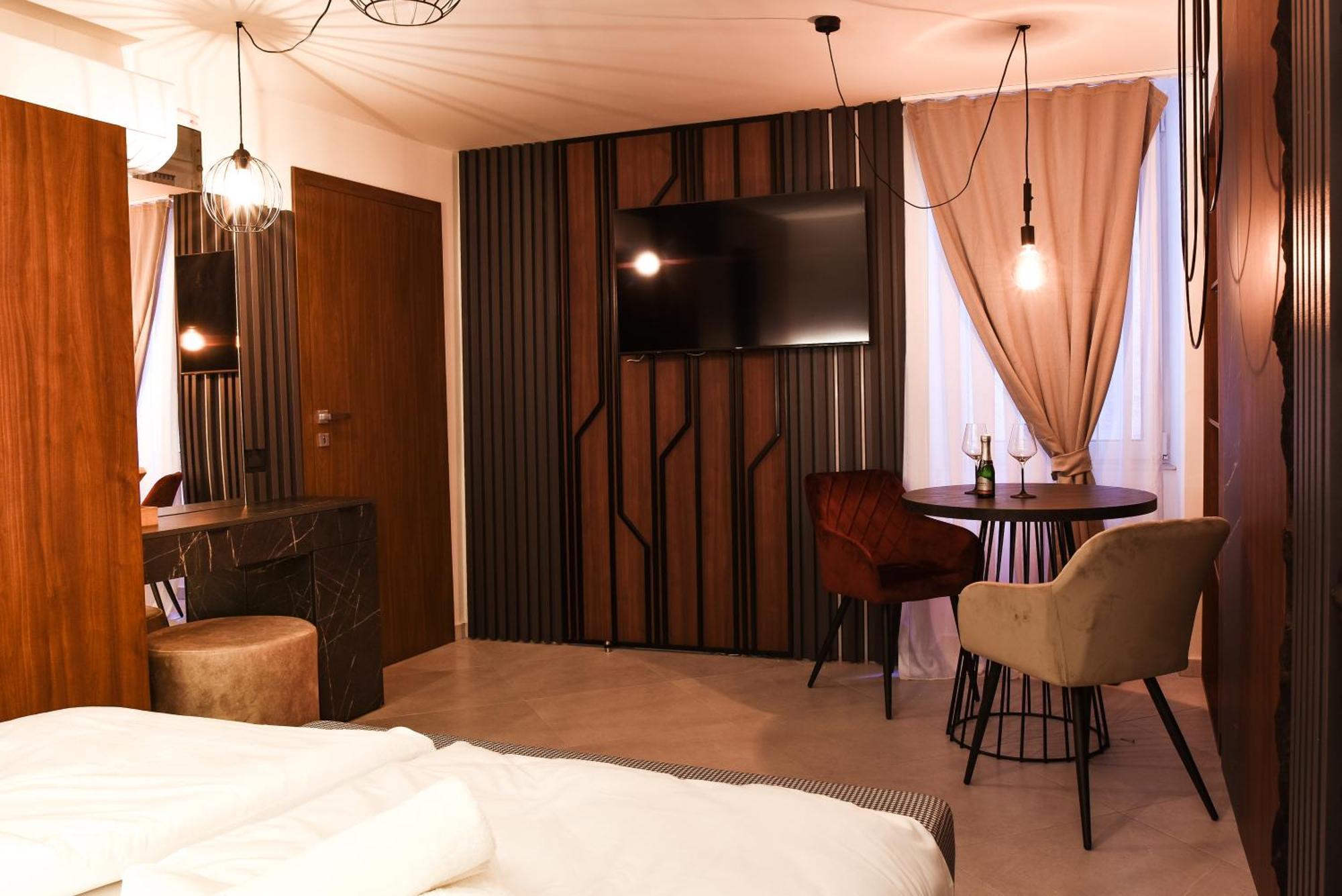 Bed & Breakfast Jr *